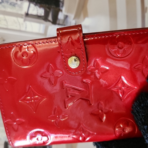 Authentic Louis Vuitton Vernis Red Agenda Cover - Picture 12 of 15